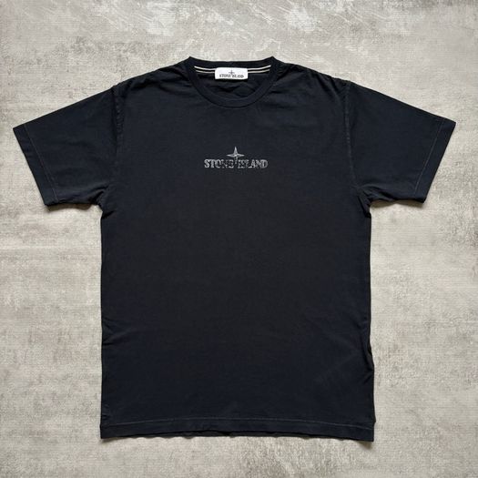 Navy stone island tshirt
