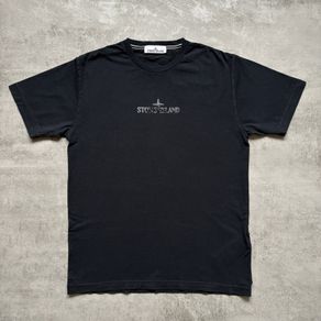 Navy stone island tshirt