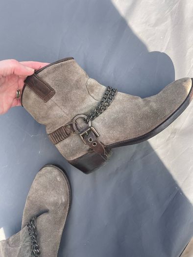 ankle boots