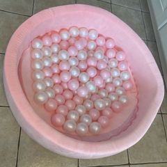 Foam ball pit