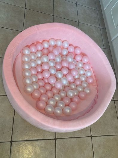 Foam ball pit