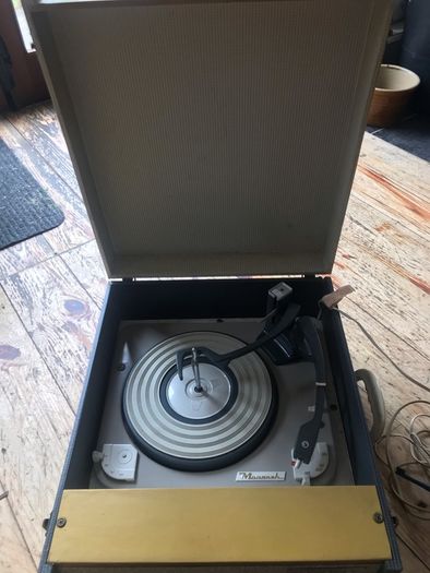 Vintage  Monarch Record Player