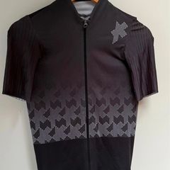 Assos