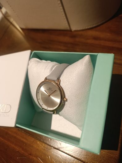 K and D watch brand new