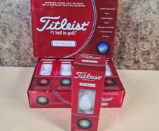 Titleist Dt Solo Golf Balls 12 Pack 4 X 3 Brand New