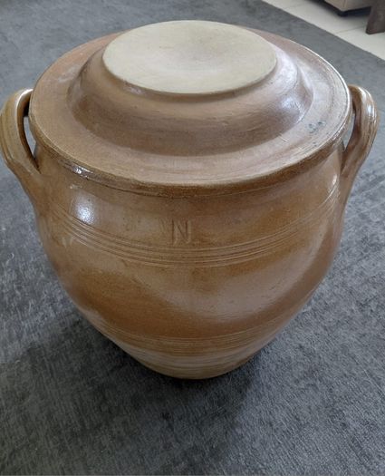 Antique French stoneware glazed pot with lid 40L