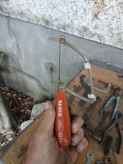 good amount of vintage tools