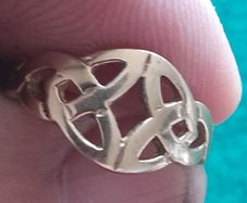 ladies 9ct gold ring