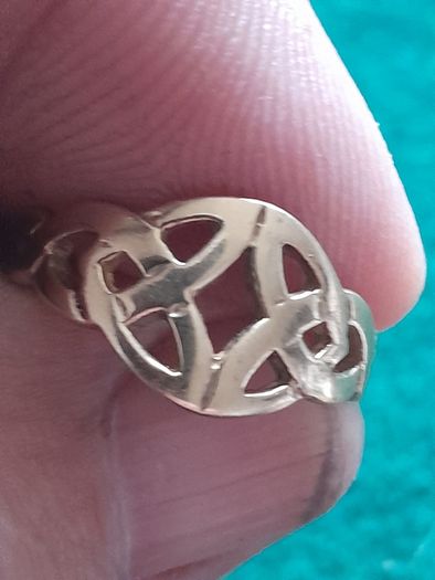ladies 9ct gold ring