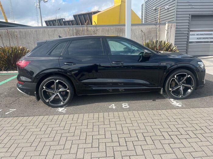 Audi e-tron 2021