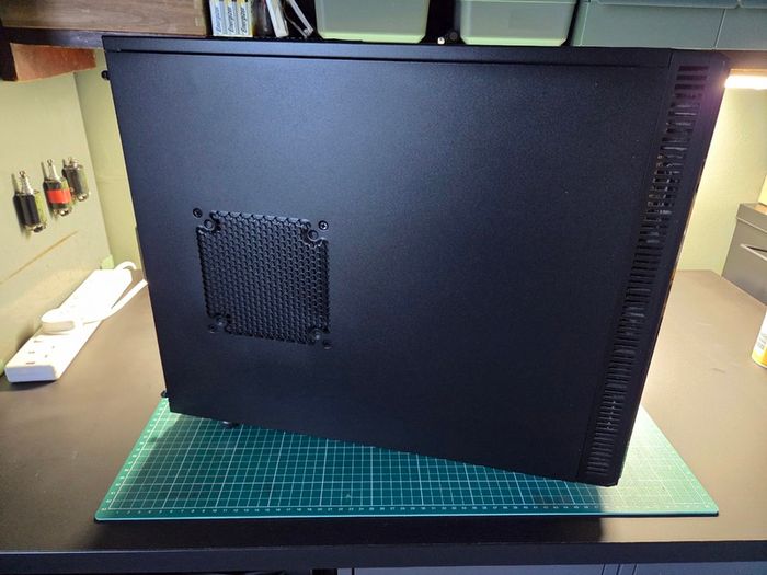 Fractal Design Define Mini MATX / NAS Build Xeon 16GB
