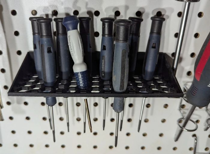 3D Printed Pegboard Screwdriver Holder - Organiser Rack