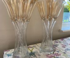 Floating champagne flutes for party/wedding. Bouquet style