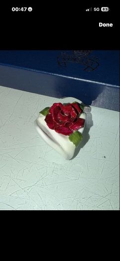 Aynsley set of 4 table flower placeholders