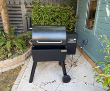 Traeger Pro 575 D2 Wood Pellet Grill & Smoker