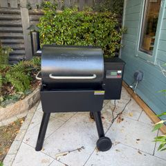 Traeger Pro 575 D2 Wood Pellet Grill & Smoker