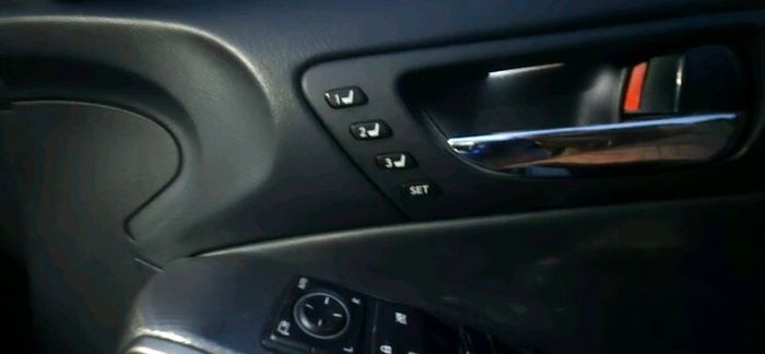 2015 Lexus IS300H
