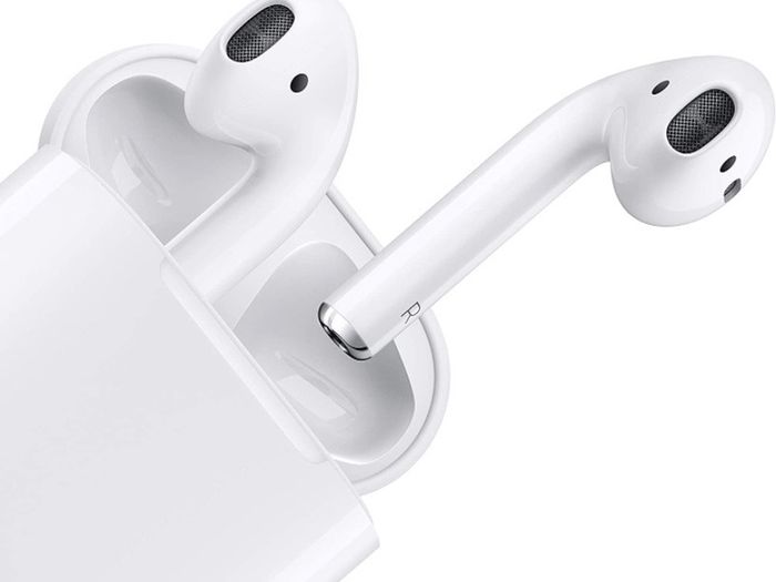 Apple AirPods with wired Charging Case (2nd generation) FREE POSTAGE