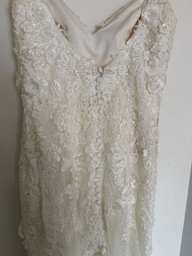 Romantica Collection wedding dress - size 10