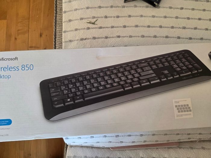 Microsoft 850 Wireless keyboard and mouse
