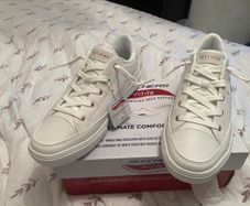 Skechers Womens Arch Fit Size 8