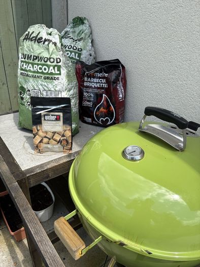 Weber Master Touch 57cm Includes Cover & Extras