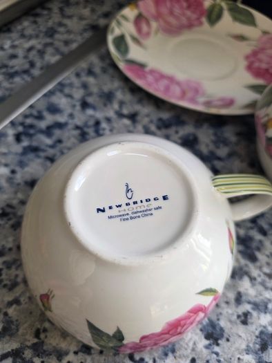 Newbridge bone china tea pot/cup & saucer set