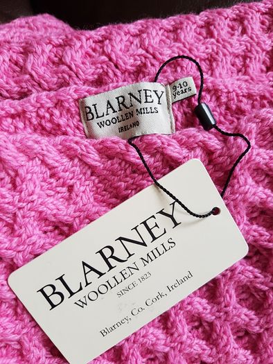 BNWT - blarney Woollen Mills Aran Poncho