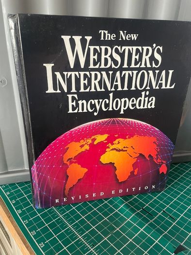 Websters International Encyclopedia Revised 1998 Hardback Book