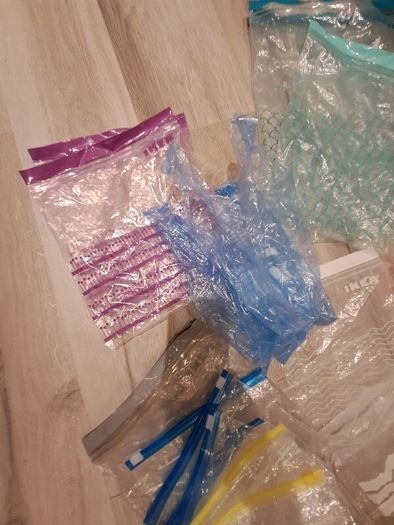 Plastic bags / packaging