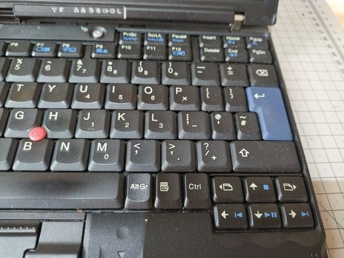 Lenovo ThinkPad X61s laptop