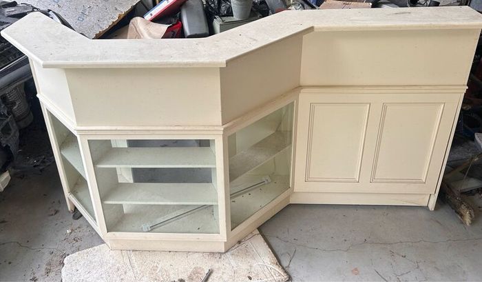 Reception desk