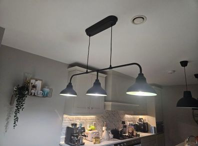 Pendant lamp with three lamps