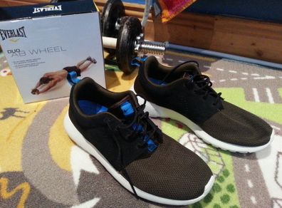 Nike roshe run black dark green