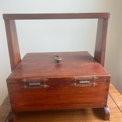 Vintage shoe cleaning stand