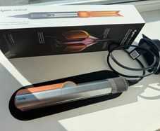Dyson Airstrait