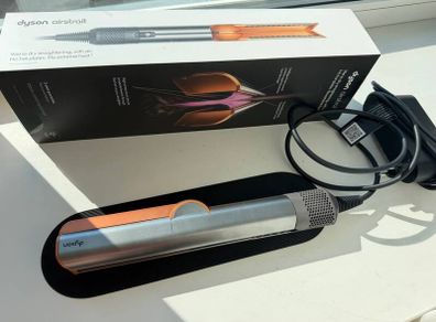 Dyson Airstrait