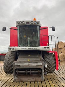 MF 7282 Combine
