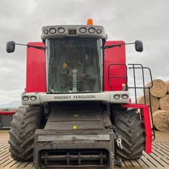 MF 7282 Combine