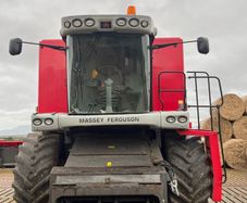 MF 7282 Combine