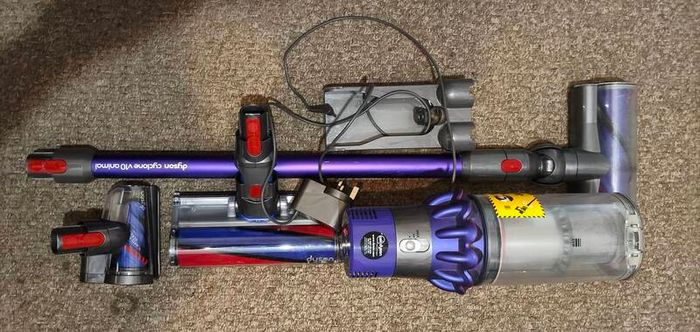 dyson cyclone v10 animal