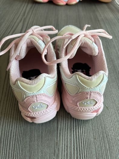 Asics Gel Pink girls UK size 3