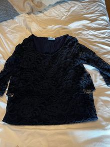 Beautiful lace mamalicious Maternity top
