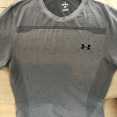 Under armour mens gray top medium m