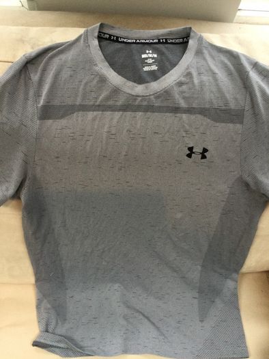 Under armour mens gray top medium m