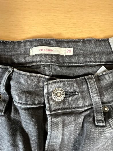 LEVI'S 711 Black Denim Slim Skinny Jeans Womens W28 L29