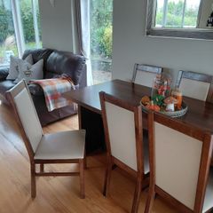 Table & 6 chairs