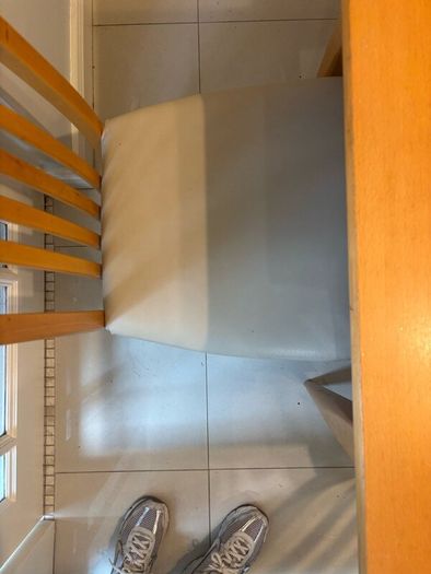 Dining table & 6 chairs