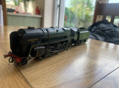 Hornby 9f Evening Star 00 scale locomotive