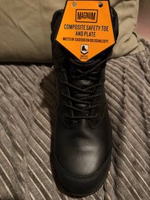 Brand new safety boots